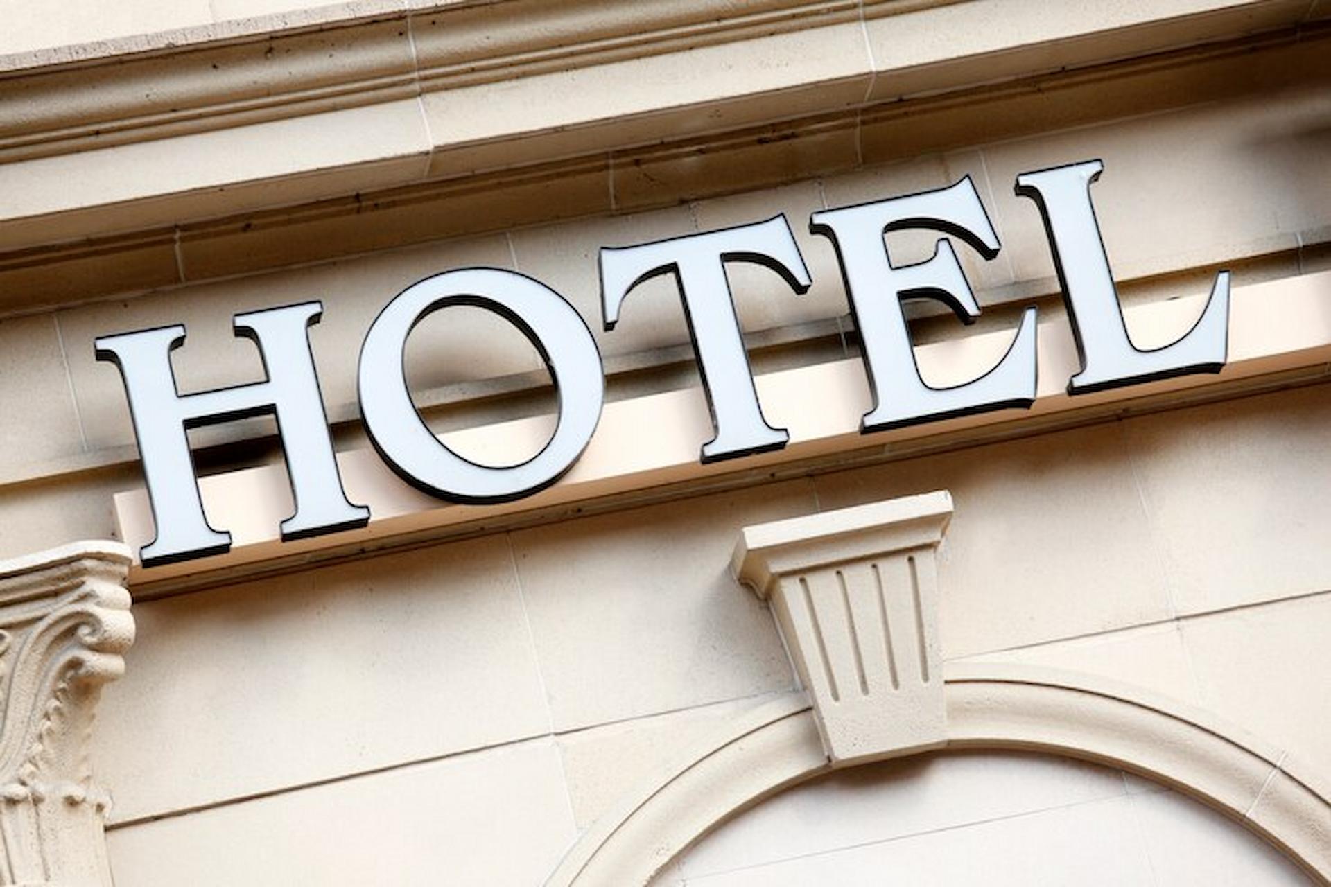 Hotel Signs: Creating a Welcoming and Professional Atmosphere